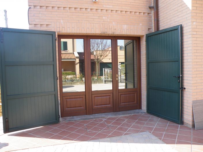 Porta da esterno per privati in legno